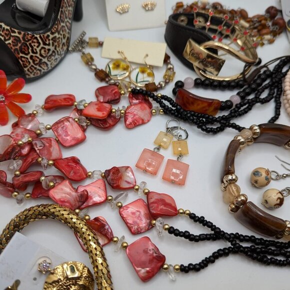 Vintage To Now Lot Wearable Fashion Costume Jewelry Gift for her, necklace ++ - Picture 4 of 14